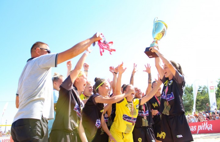 Historia kobiecego Beach Soccera