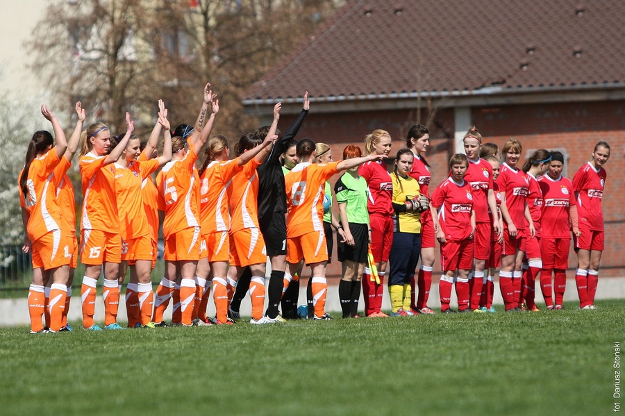 1/2 Finału MP juniorów w piłce nożnej kobiet (Bydgoszcz)