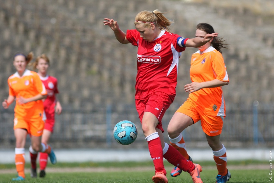 1/2 Finału MP juniorów w piłce nożnej kobiet (Bydgoszcz)