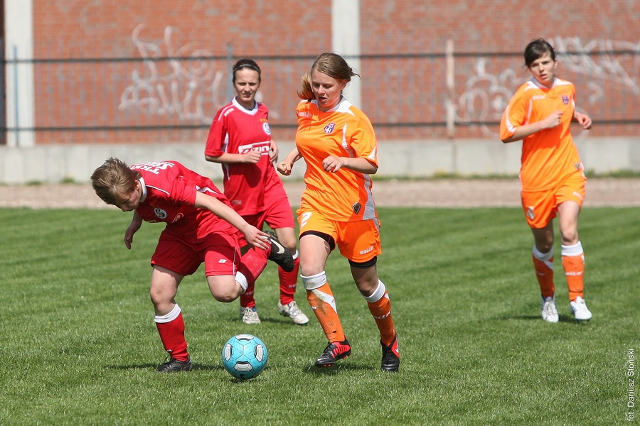 1/2 Finału MP juniorów w piłce nożnej kobiet (Bydgoszcz)