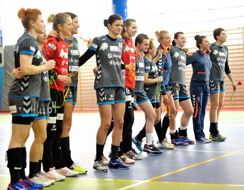 Gala piłki nożnej i ręcznej w Sianowie