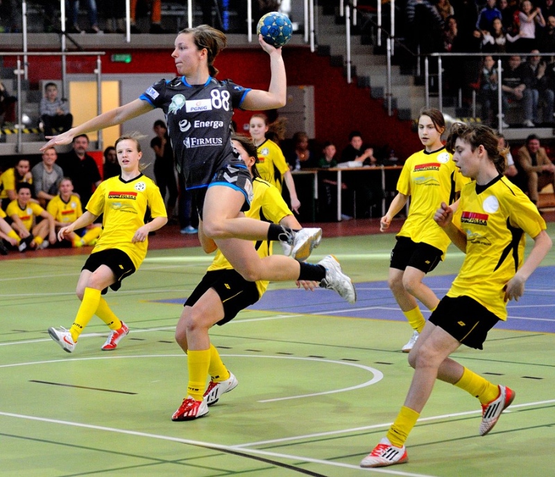 Gala piłki nożnej i ręcznej w Sianowie