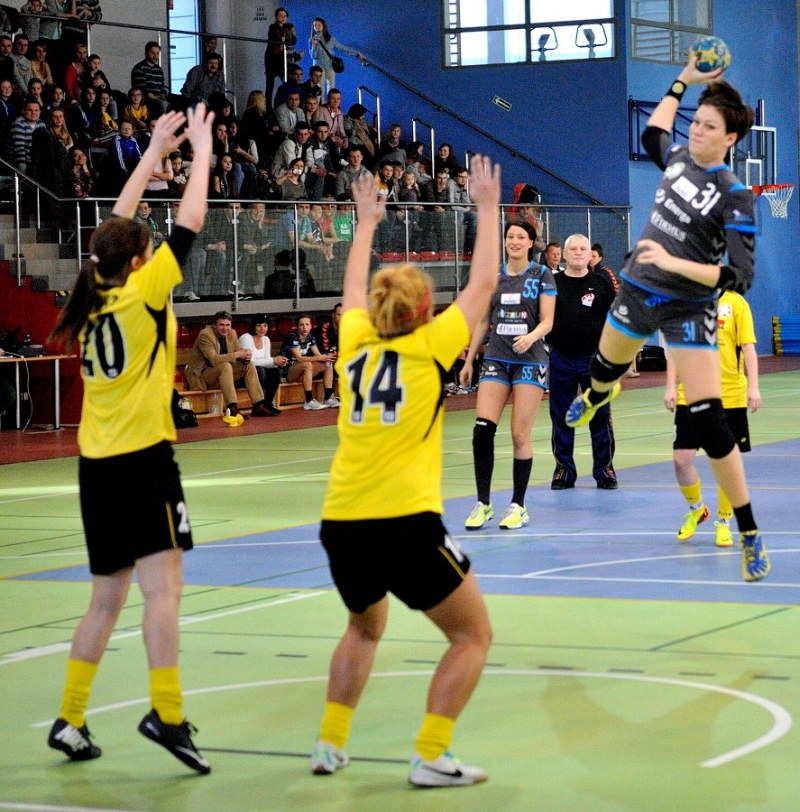 Gala piłki nożnej i ręcznej w Sianowie