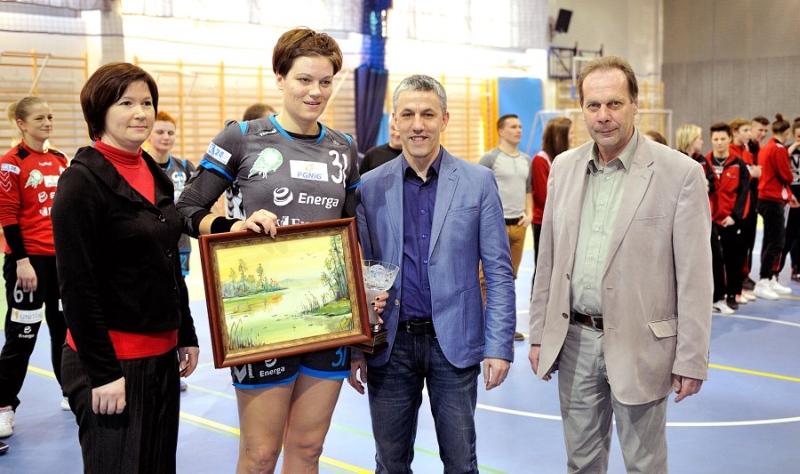 Gala piłki nożnej i ręcznej w Sianowie