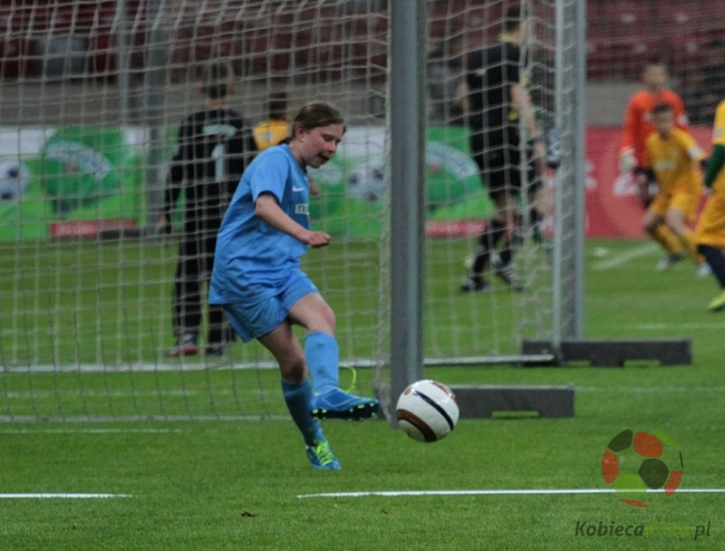 Z podwórka na stadion