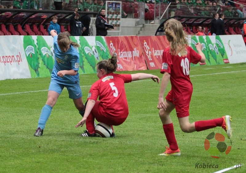 Z podwórka na stadion