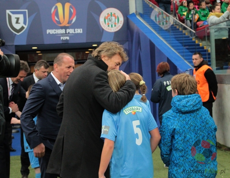 Z podwórka na stadion