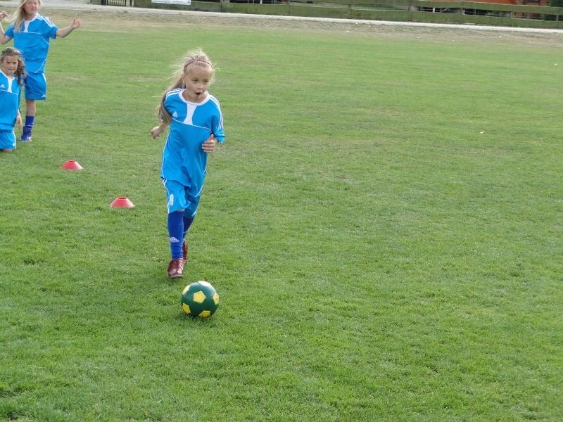 Młode piłkarki Victorii na zgrupowaniach